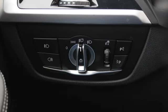 BMW X4 (2019) thumbnail 33