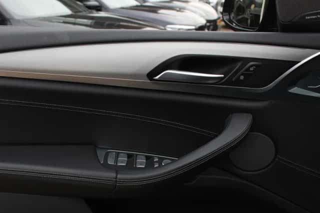 BMW X4 (2019) thumbnail 35