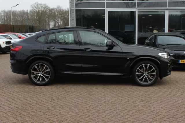 BMW X4 (2019) thumbnail 5