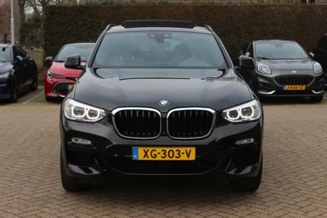 BMW X4 (2019) thumbnail 8