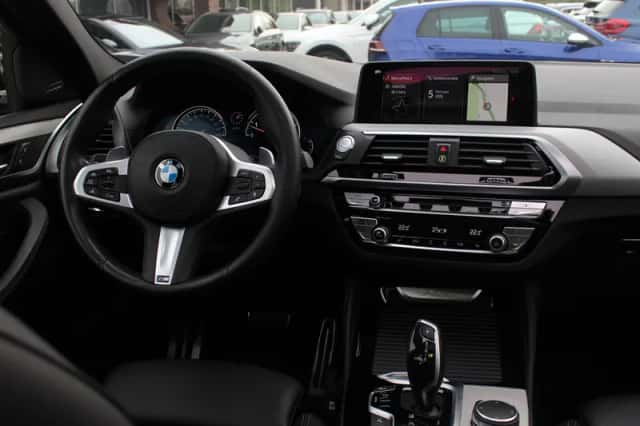 BMW X4 (2019) thumbnail 9
