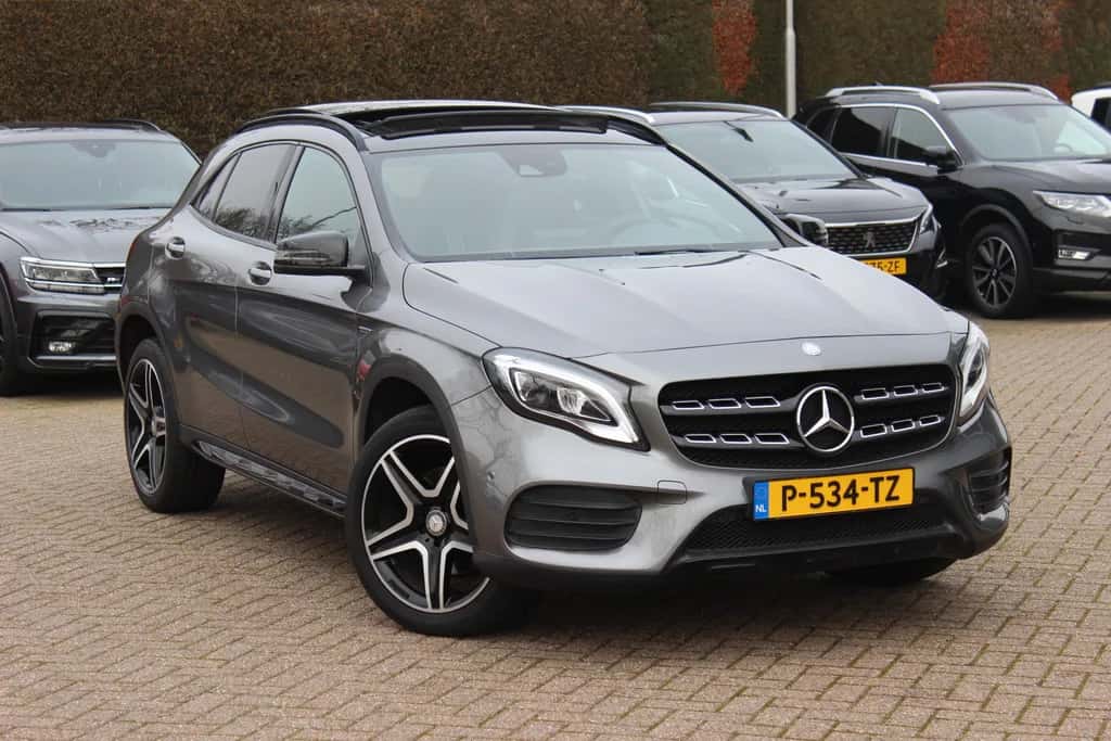 Mercedes-Benz GLA (2017) — foto 1