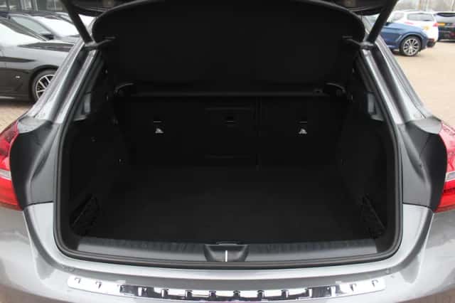 Mercedes-Benz GLA (2017) thumbnail 16