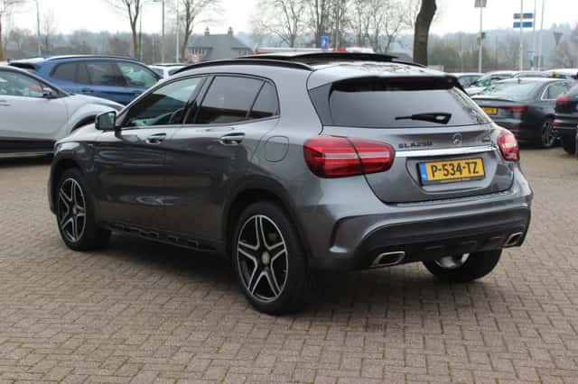 Mercedes-Benz GLA (2017) thumbnail 3