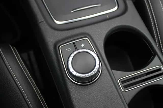 Mercedes-Benz GLA (2017) thumbnail 27