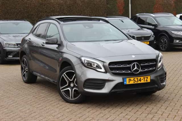 Mercedes-Benz GLA (2017) thumbnail 36