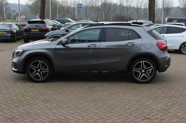 Mercedes-Benz GLA (2017) thumbnail 7