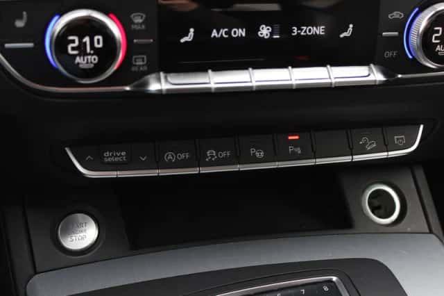 Audi Q5 (2017) thumbnail 28