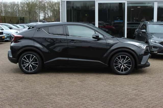 Toyota C-HR (2018) thumbnail 5