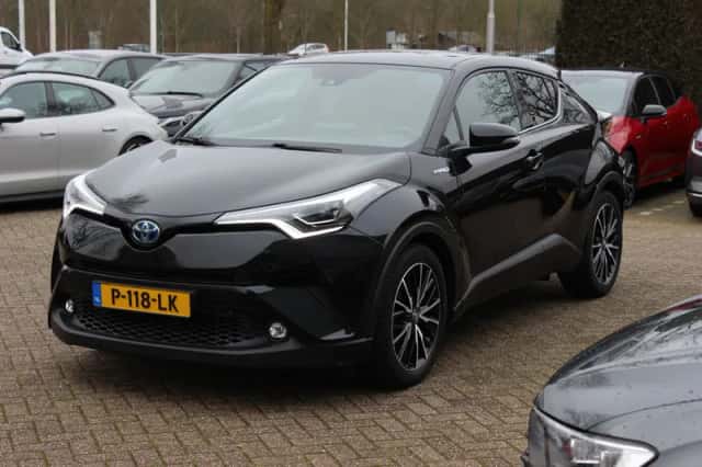 Toyota C-HR (2018) thumbnail 6