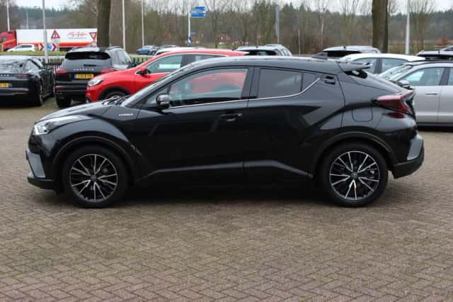 Toyota C-HR (2018) thumbnail 7