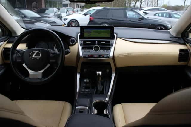 Lexus NX (2018) thumbnail 2