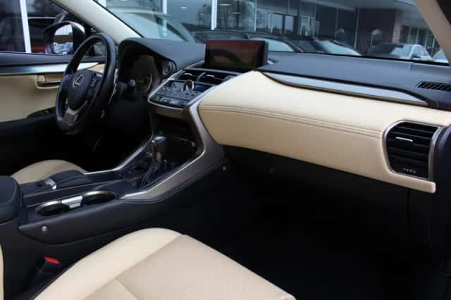 Lexus NX (2018) thumbnail 13