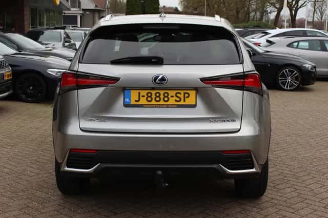 Lexus NX (2018) thumbnail 15