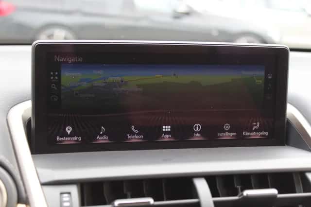 Lexus NX (2018) thumbnail 21
