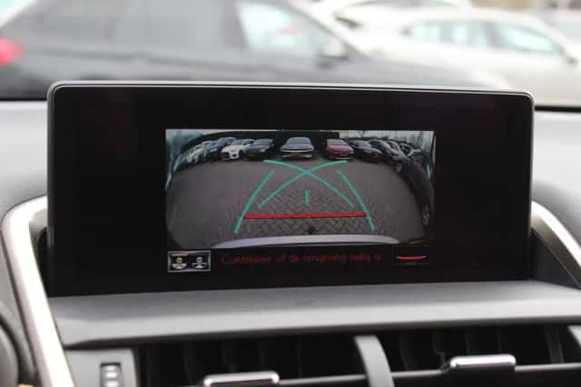 Lexus NX (2018) thumbnail 25