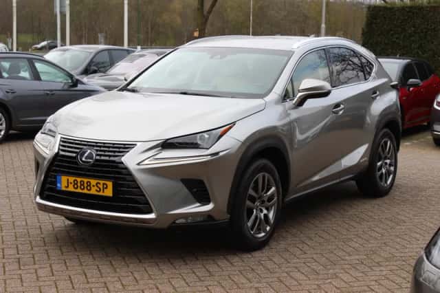 Lexus NX (2018) thumbnail 6