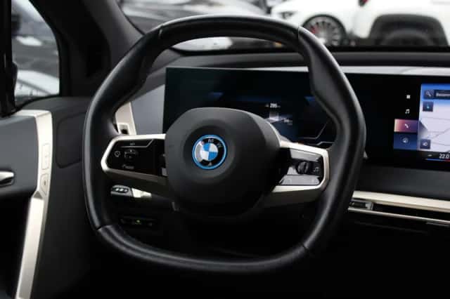 BMW iX (2021) thumbnail 19