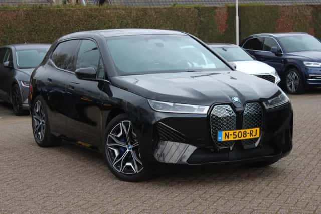 BMW iX (2021) thumbnail 34