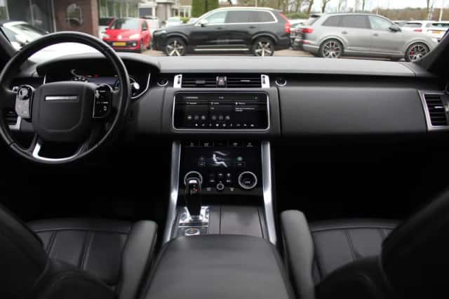 Land Rover Range Rover Sport (2022) thumbnail 2
