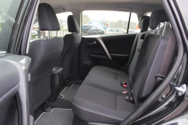 Toyota RAV4 (2018) thumbnail 11