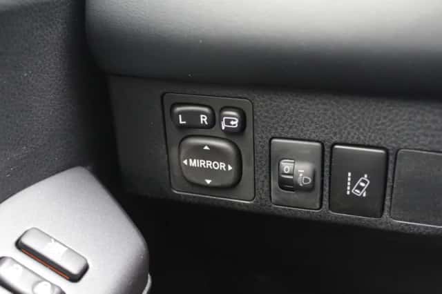Toyota RAV4 (2018) thumbnail 29