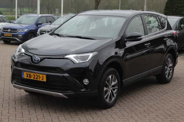 Toyota RAV4 (2018) thumbnail 6