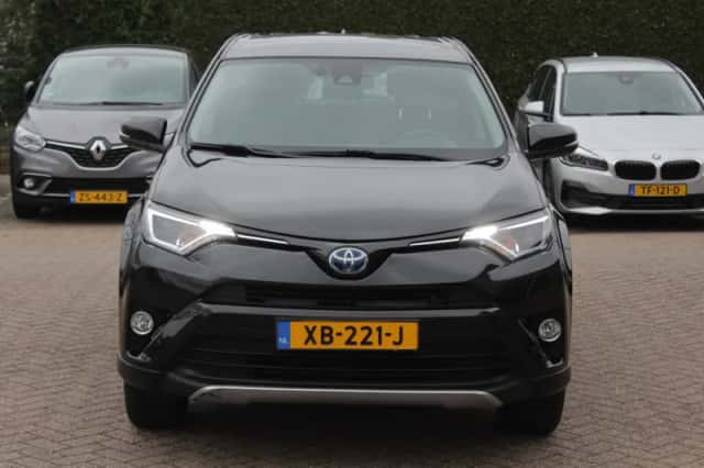 Toyota RAV4 (2018) thumbnail 8