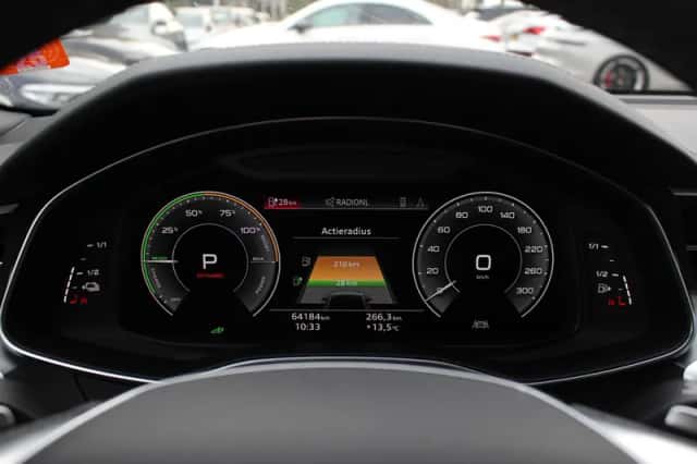 Audi A6 (2023) thumbnail 18