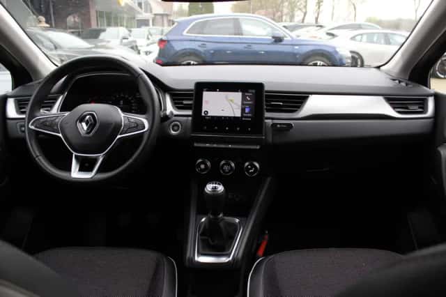 Renault Captur (2020) thumbnail 2