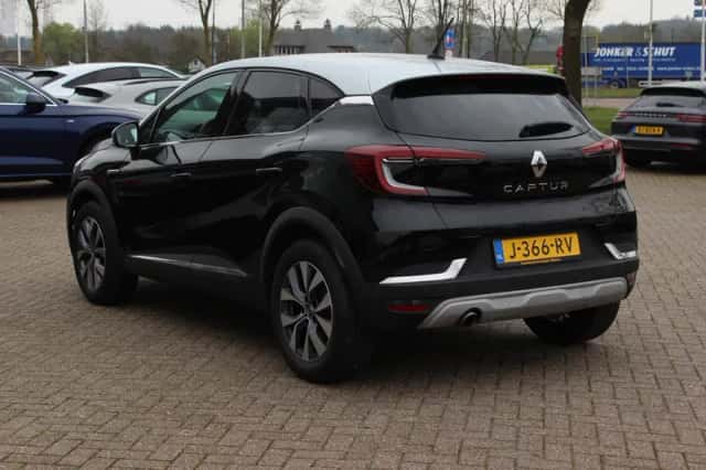 Renault Captur (2020) thumbnail 3