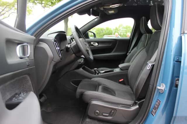 Volvo C40 (2024) thumbnail 11