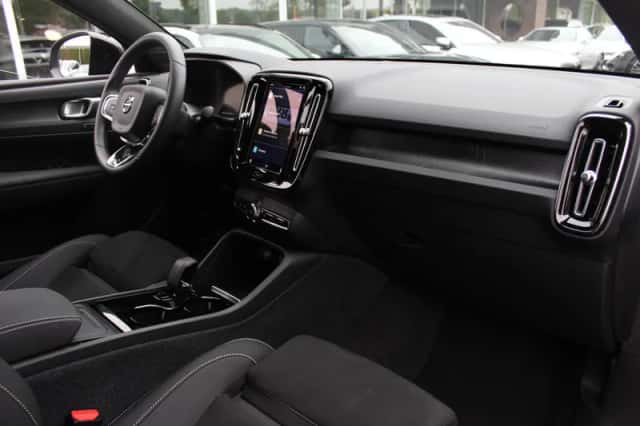 Volvo C40 (2024) thumbnail 14