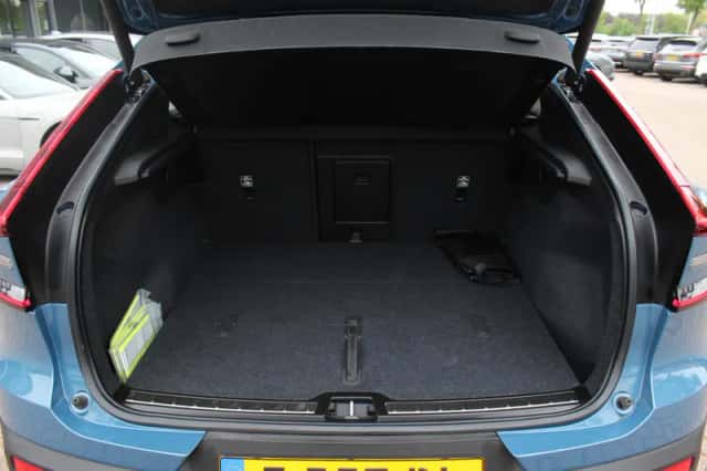 Volvo C40 (2024) thumbnail 17