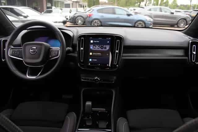 Volvo C40 (2024) thumbnail 3