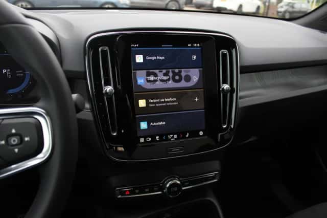 Volvo C40 (2024) thumbnail 22