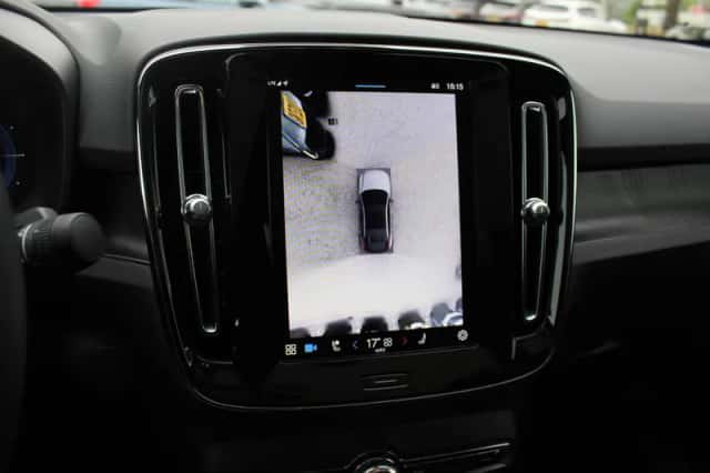 Volvo C40 (2024) thumbnail 23