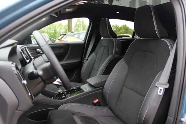 Volvo C40 (2024) thumbnail 5