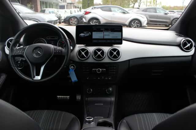 Mercedes-Benz B-Klasse (2013) thumbnail 2