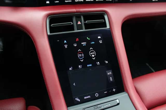 Porsche Taycan (2021) thumbnail 30