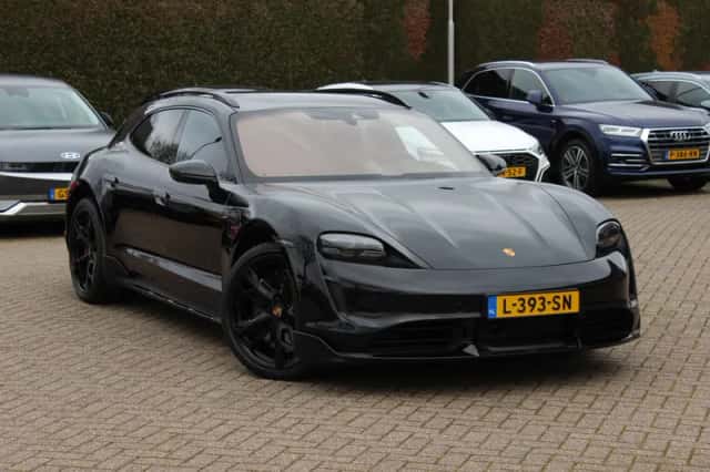 Porsche Taycan (2021) thumbnail 42