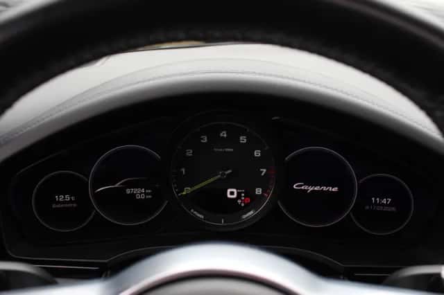 Porsche Cayenne (2018) thumbnail 18