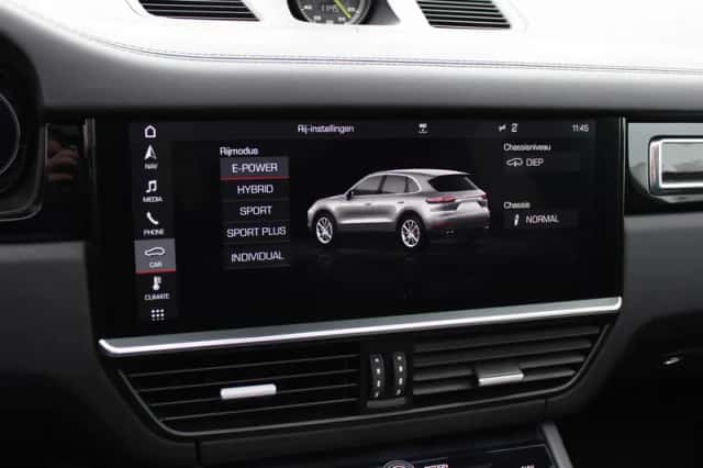 Porsche Cayenne (2018) thumbnail 19
