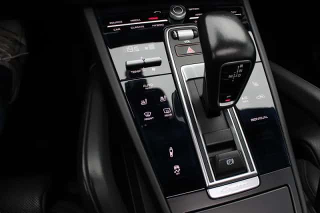Porsche Cayenne (2018) thumbnail 26
