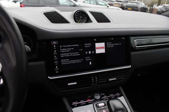 Porsche Cayenne (2018) thumbnail 28