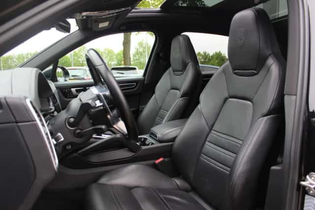 Porsche Cayenne (2018) thumbnail 4