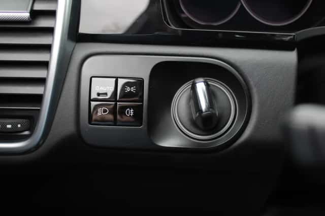 Porsche Cayenne (2018) thumbnail 36