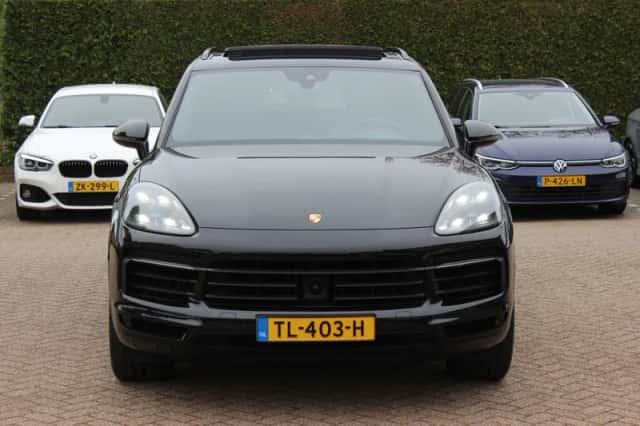 Porsche Cayenne (2018) thumbnail 8