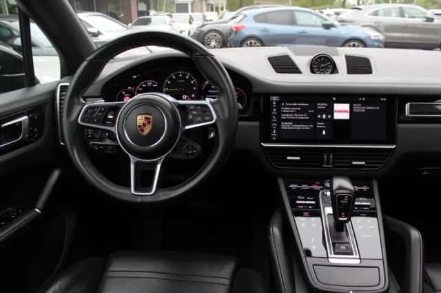 Porsche Cayenne (2018) thumbnail 9