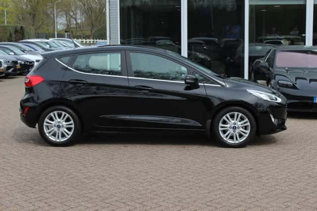 Ford Fiesta (2018) thumbnail 5